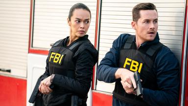 FBI: Internacional 4x8